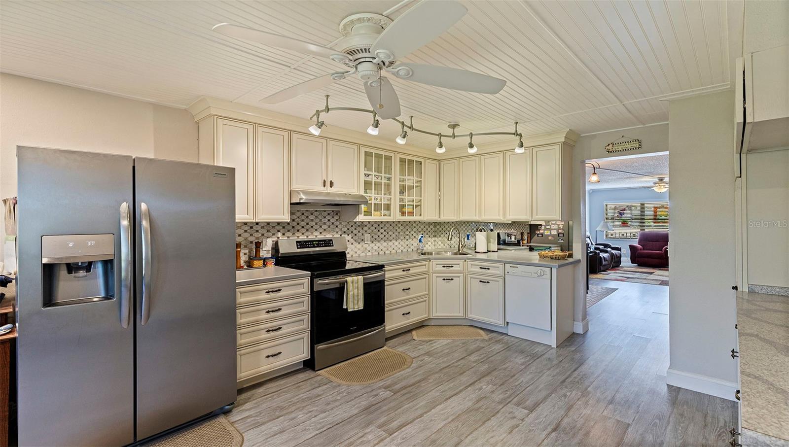 4910 Bay Unit 310, St Petersburg, FL 33703