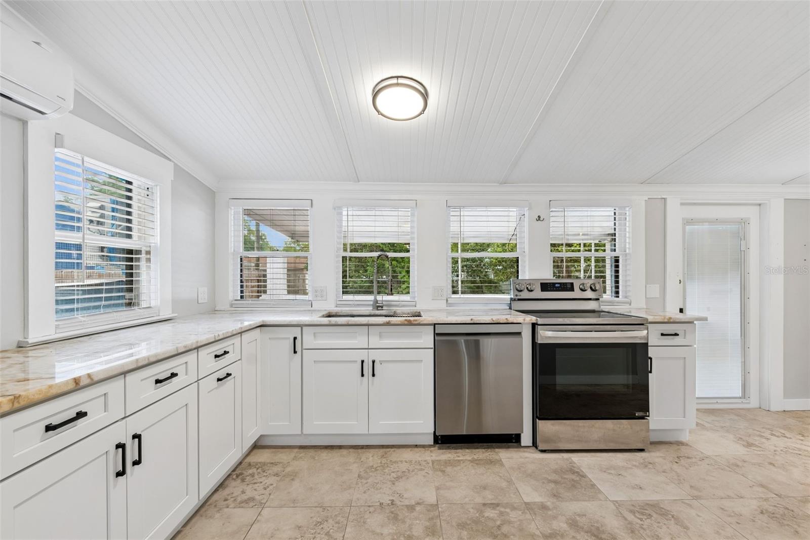 507 Paris, Tampa, FL 33604