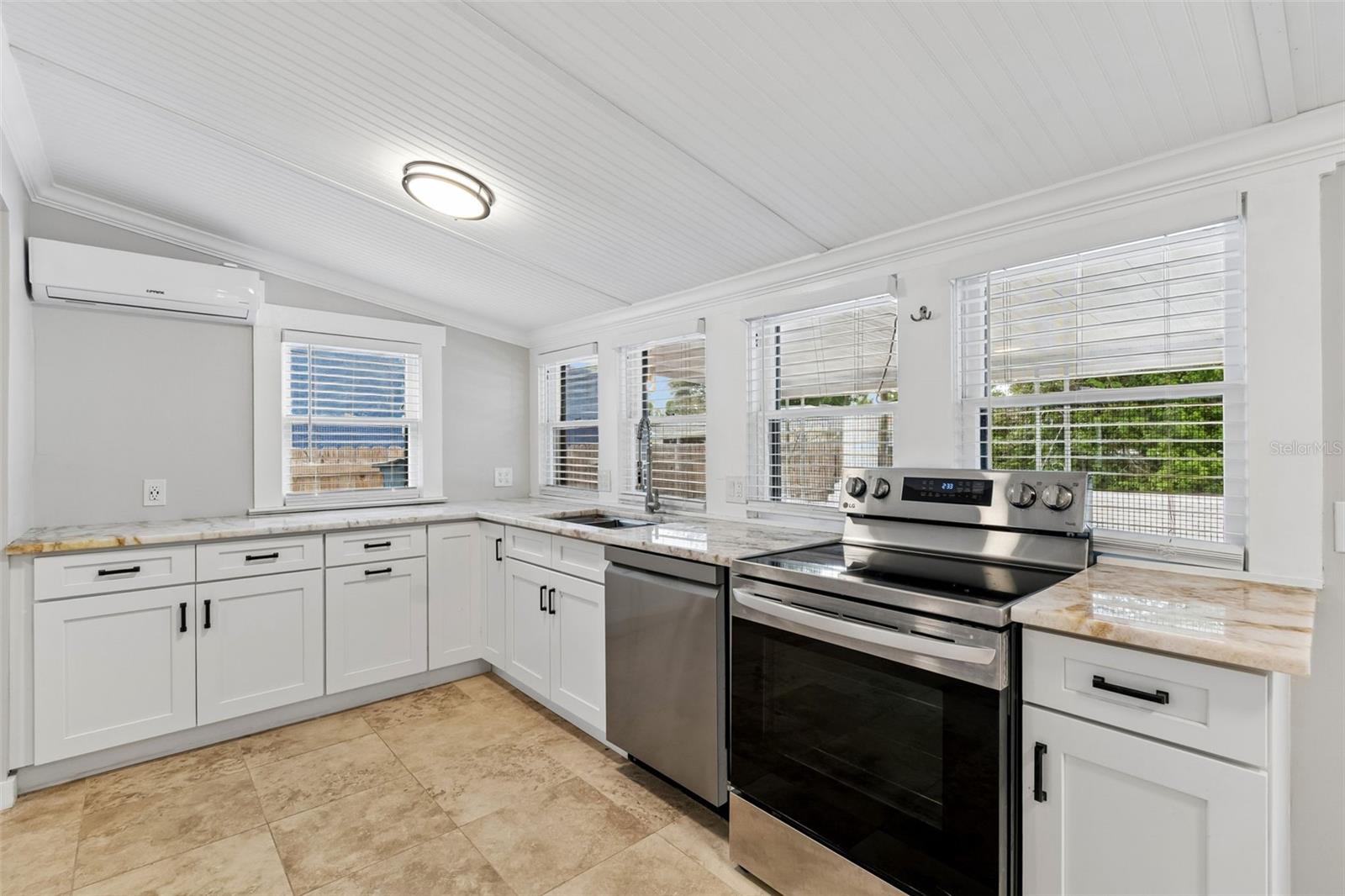507 Paris, Tampa, FL 33604