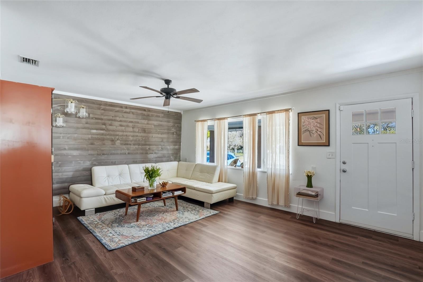 220 45th, St Petersburg, FL 33705