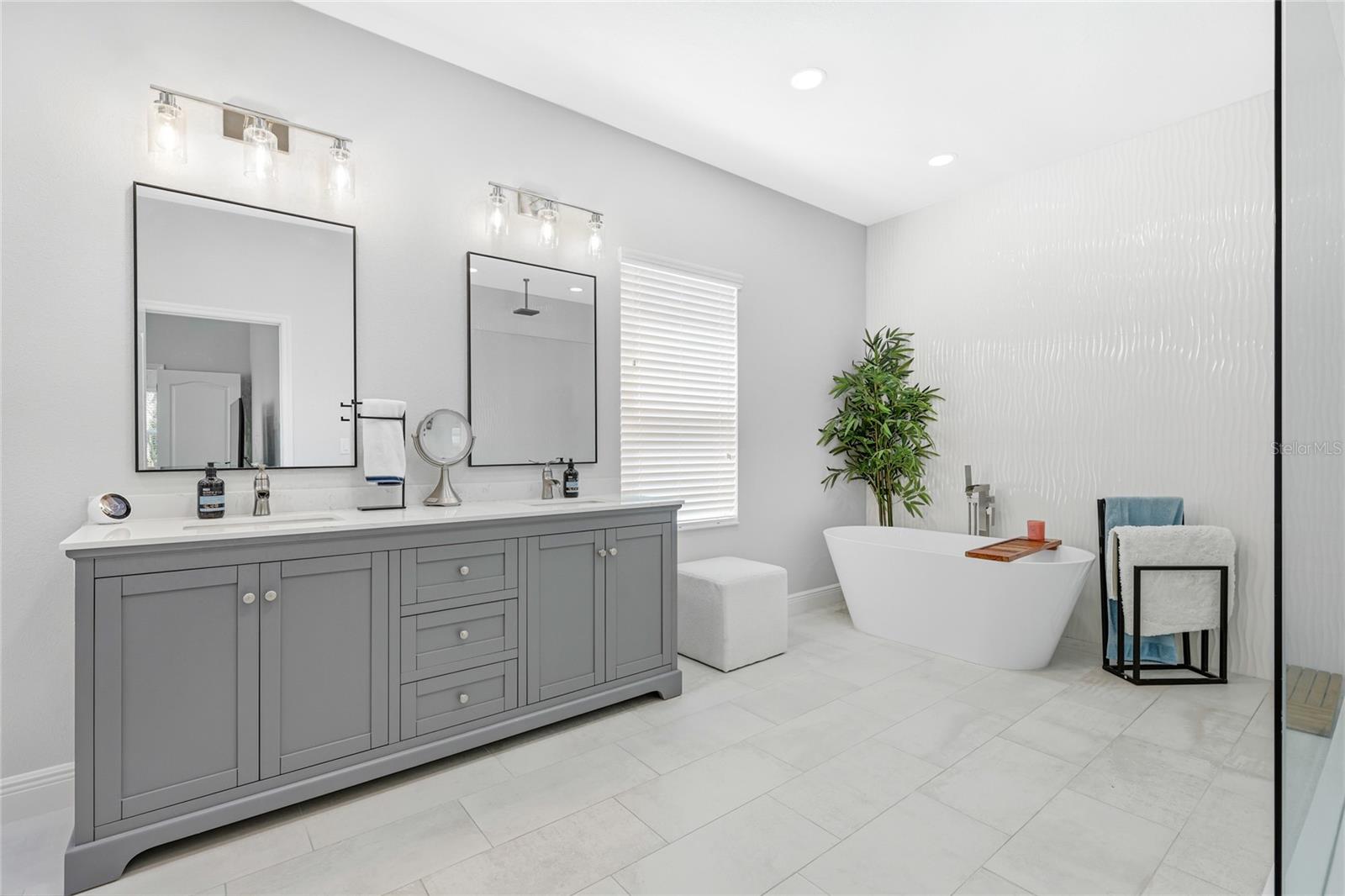 1735 Lake Verona, Bradenton, FL 34211