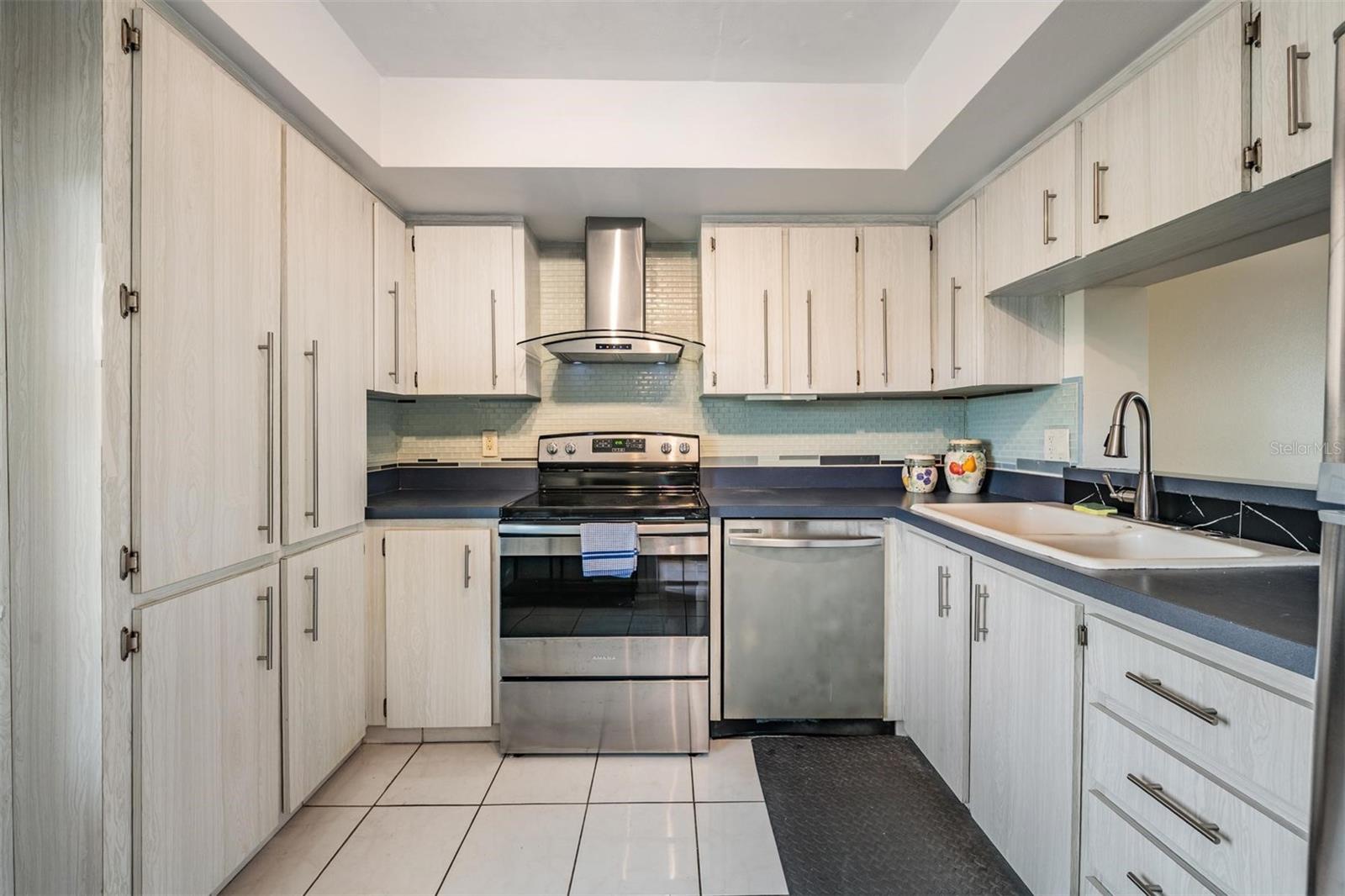 2621 Cove Cay Unit 606, Clearwater, FL 33760
