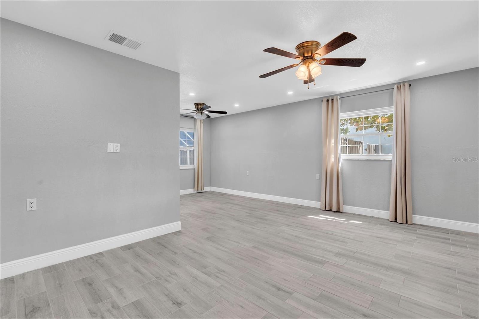 5619 Denver, St Petersburg, FL 33703