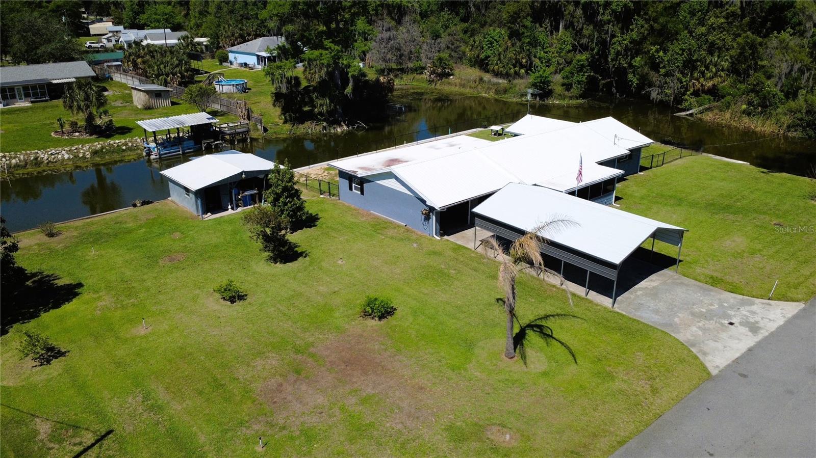 664 Cr 467, Lake Panasoffkee, FL 33538