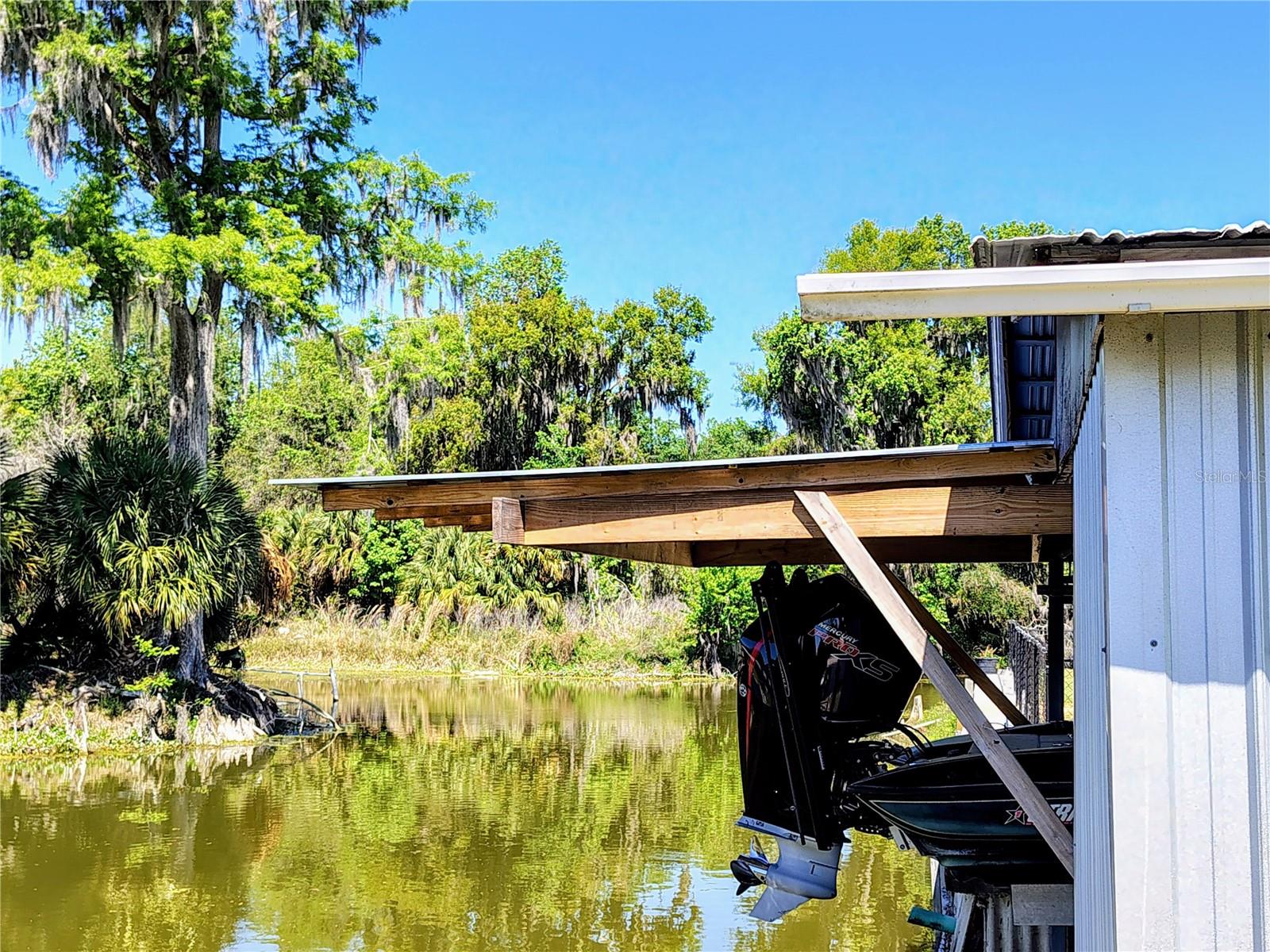 664 Cr 467, Lake Panasoffkee, FL 33538