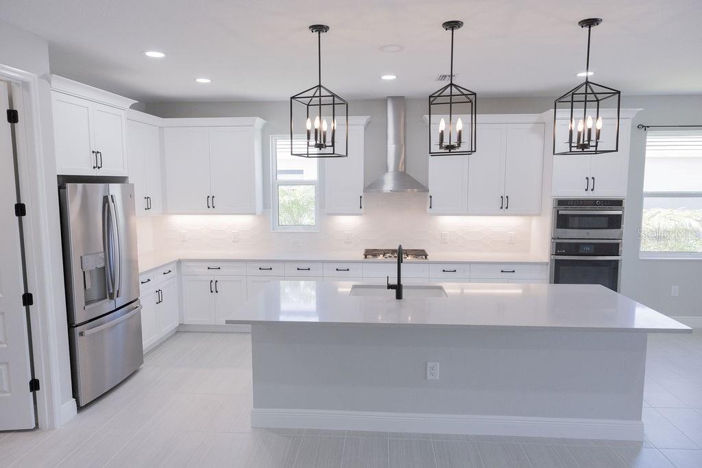 8100 Slipway, Sarasota, FL 34240