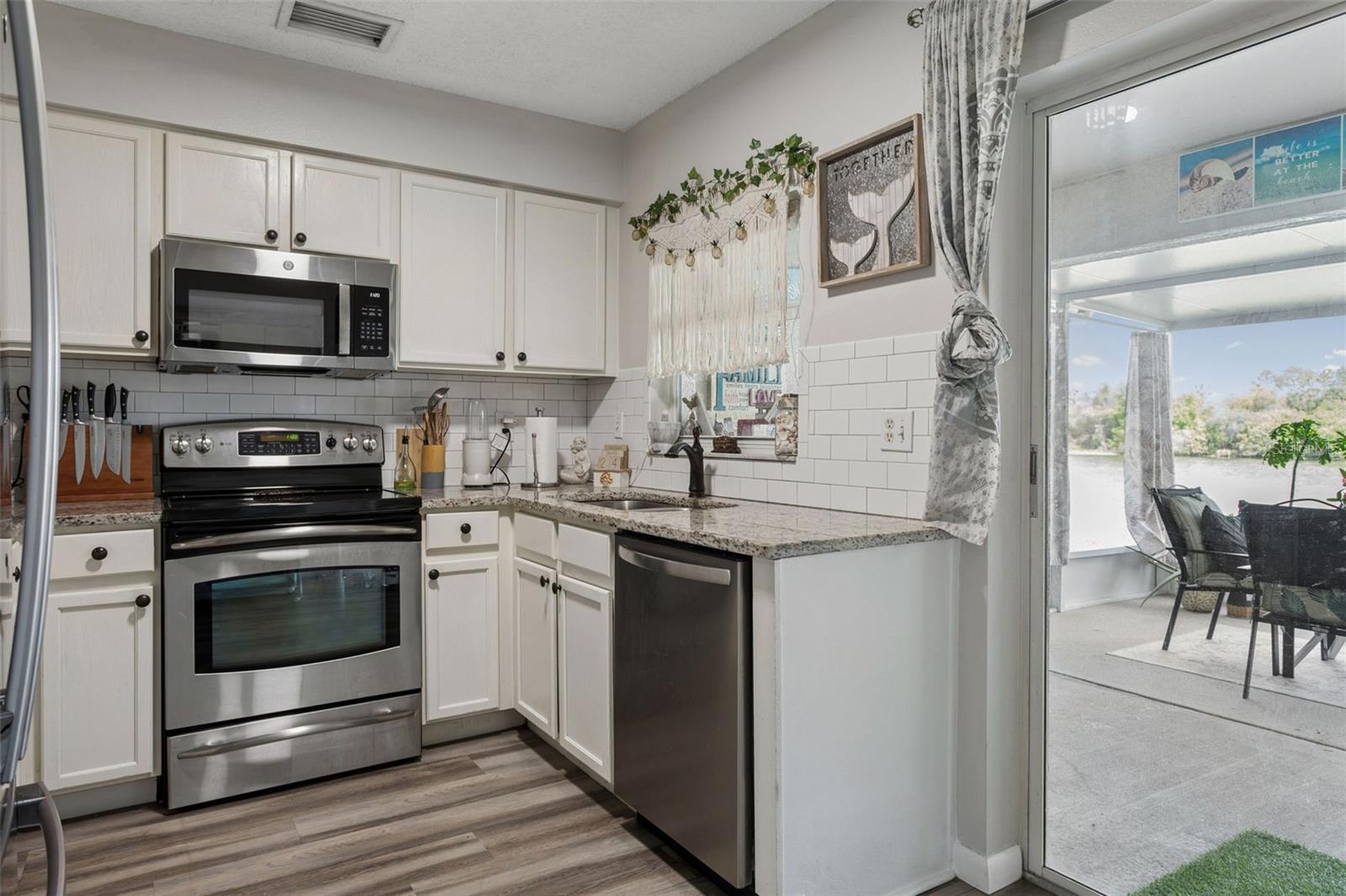 425 Kensington Lake, Brandon, FL 33511
