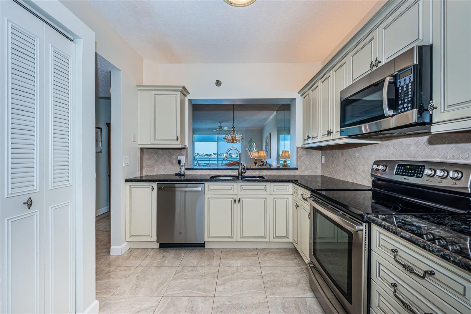7979 Sailboat Key Unit 205, South Pasadena, FL 33707