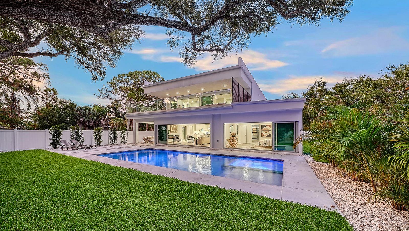 2050 Euclid, Sarasota, FL 34239