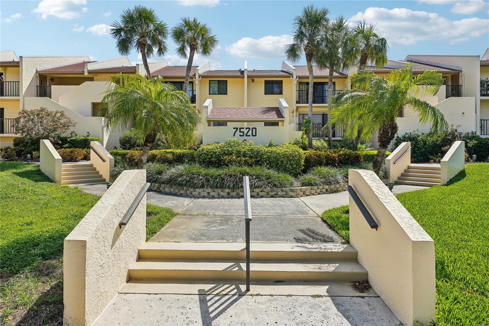7520 Sunshine Skyway Unit T18, St Petersburg, FL 33711