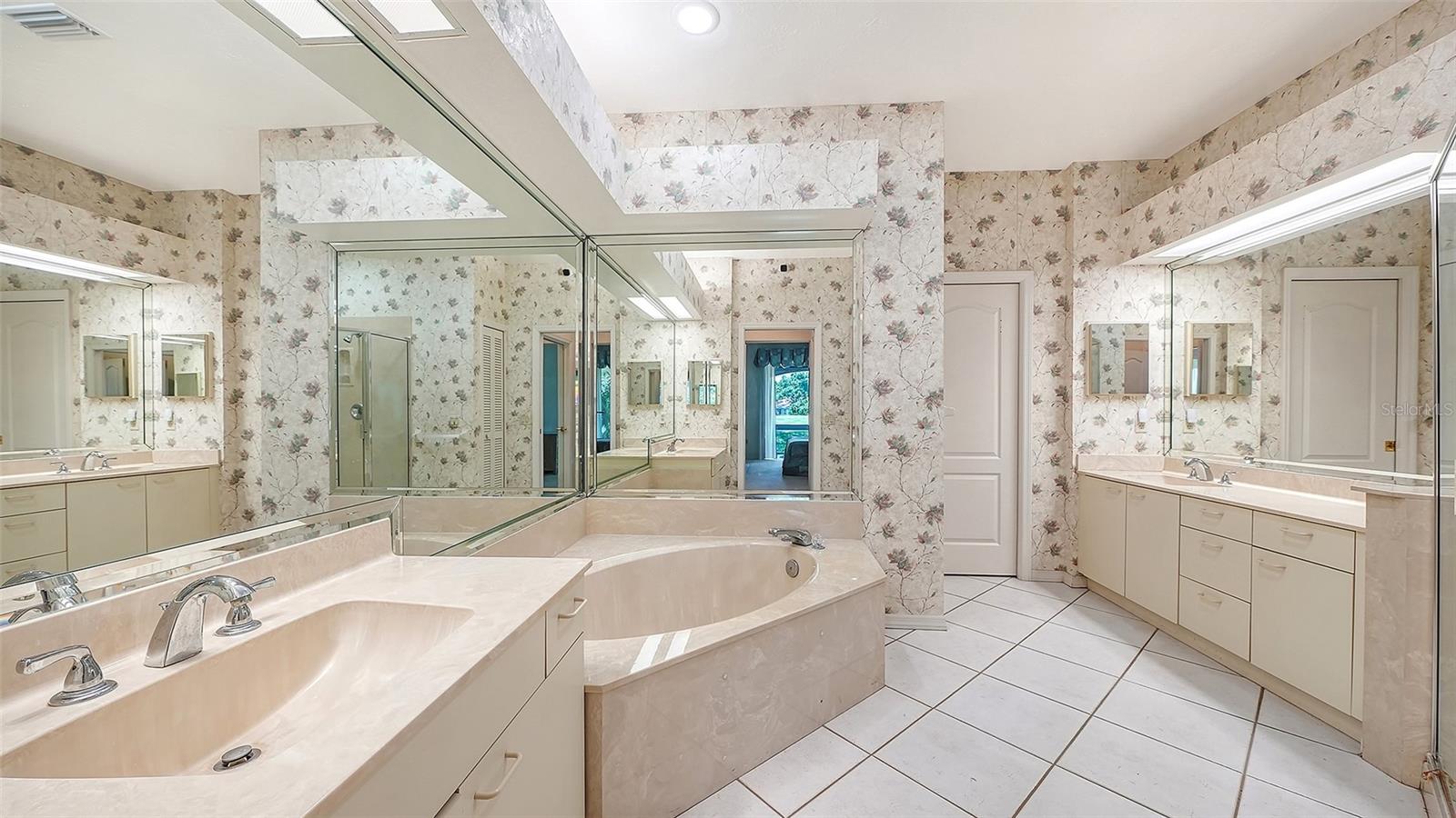 3864 Chatsworth Greene Unit 10, Sarasota, FL 34235