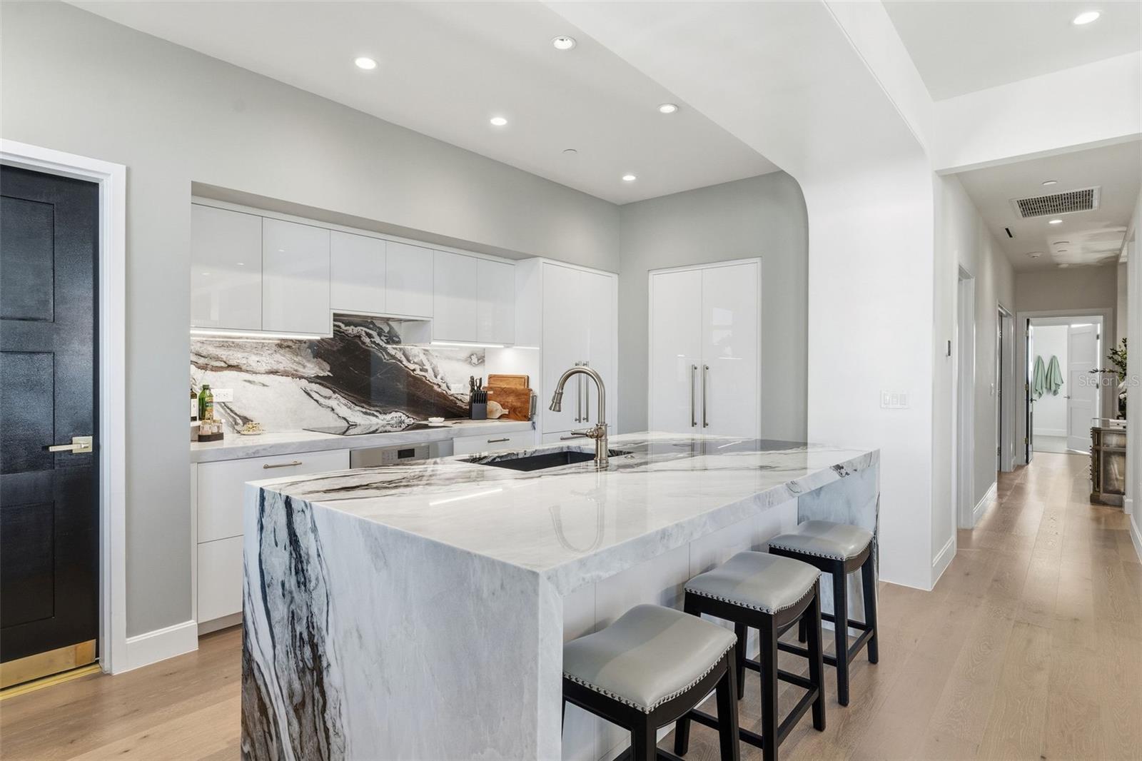 126 4th Unit 1401, St Petersburg, FL 33701