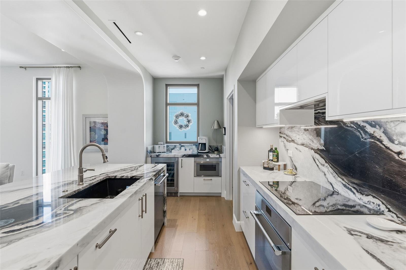 126 4th Unit 1401, St Petersburg, FL 33701