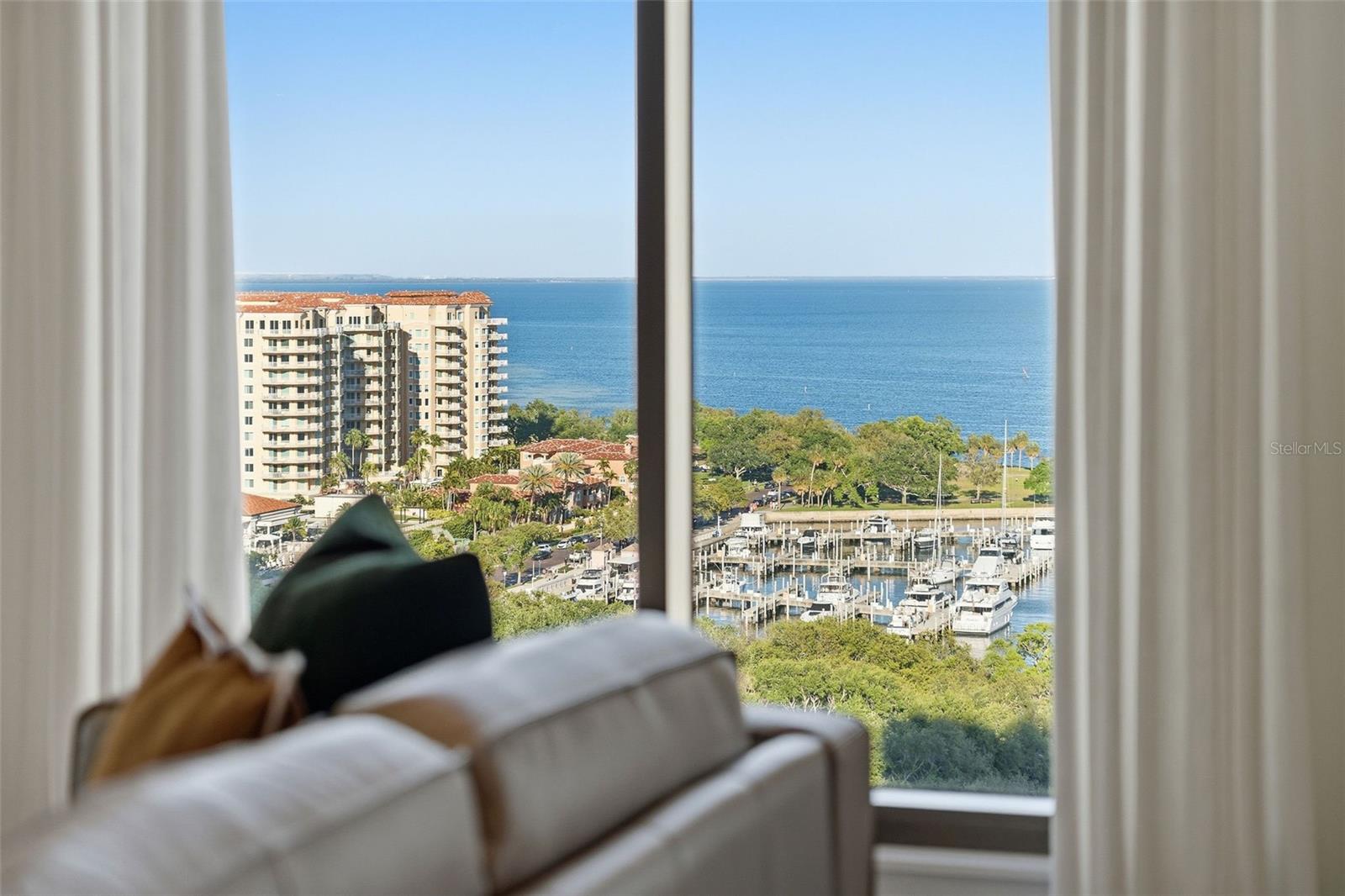 126 4th Unit 1401, St Petersburg, FL 33701