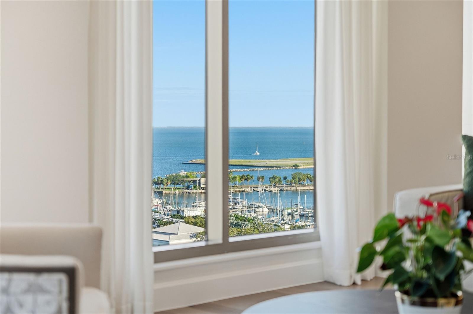 126 4th Unit 1401, St Petersburg, FL 33701