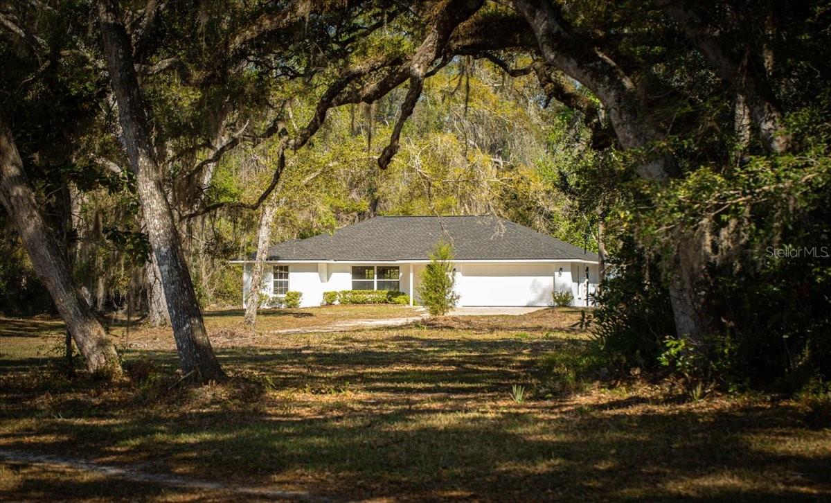 957 354th, Old Town, FL 32680