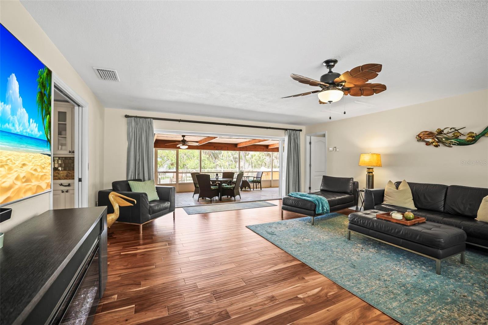 1600 Park, St Petersburg, FL 33710