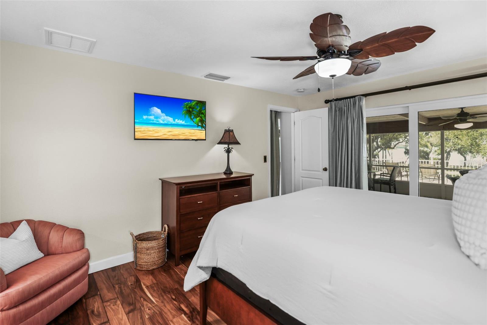 1600 Park, St Petersburg, FL 33710