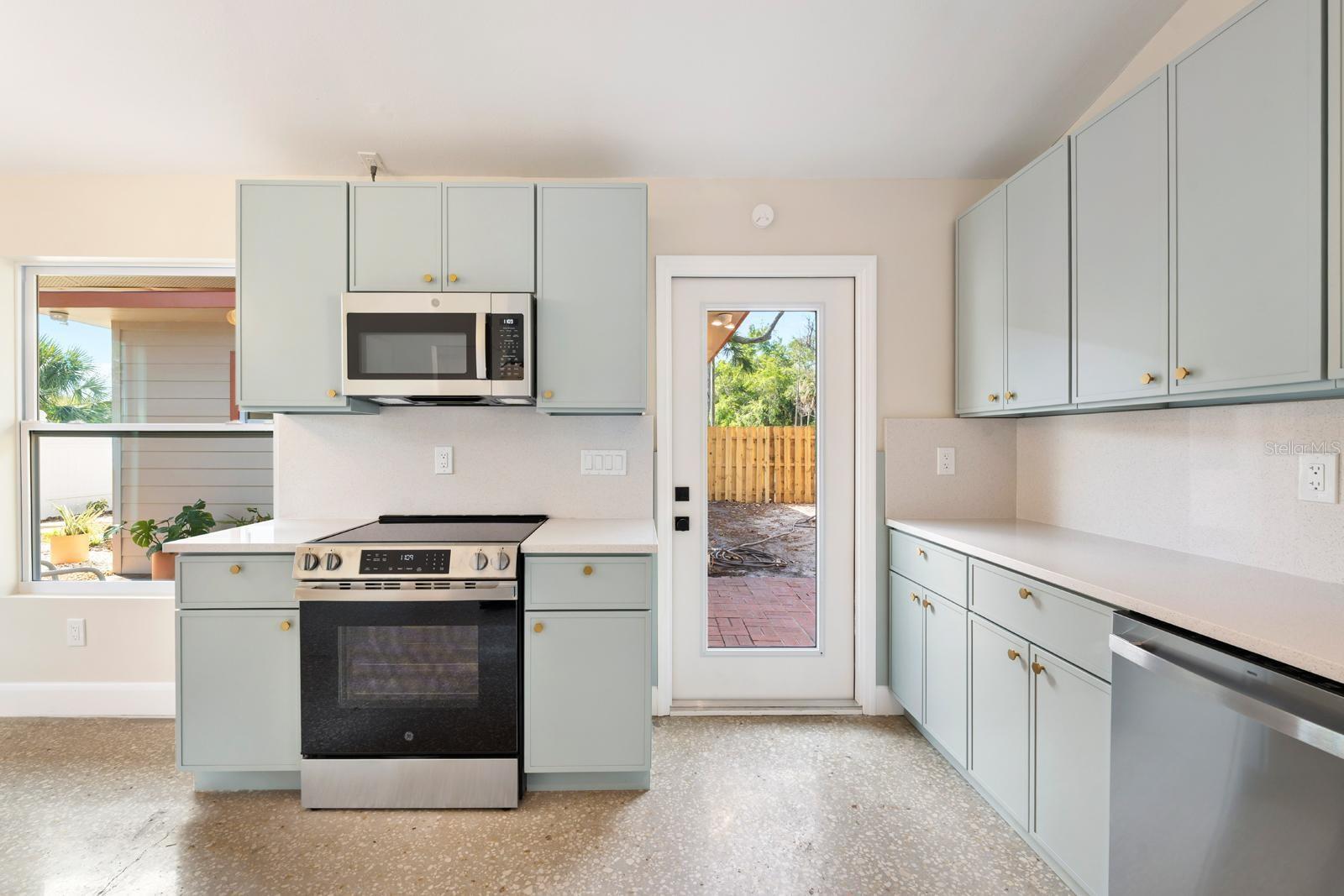 419 64th, St Petersburg, FL 33705
