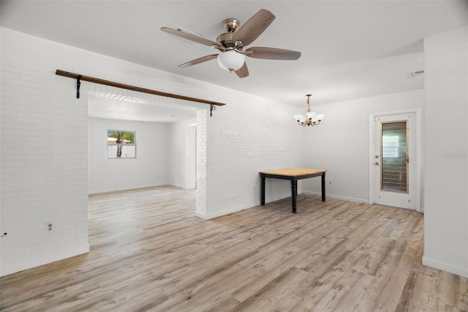 2027 Valencia, Clearwater, FL 33764