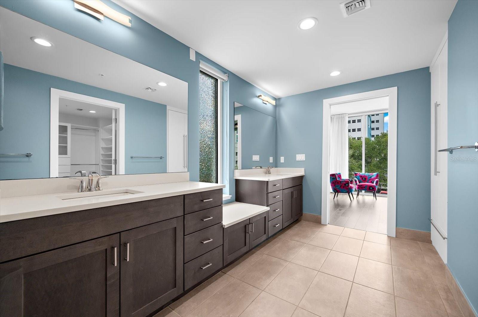 176 4th Unit 201, St Petersburg, FL 33701