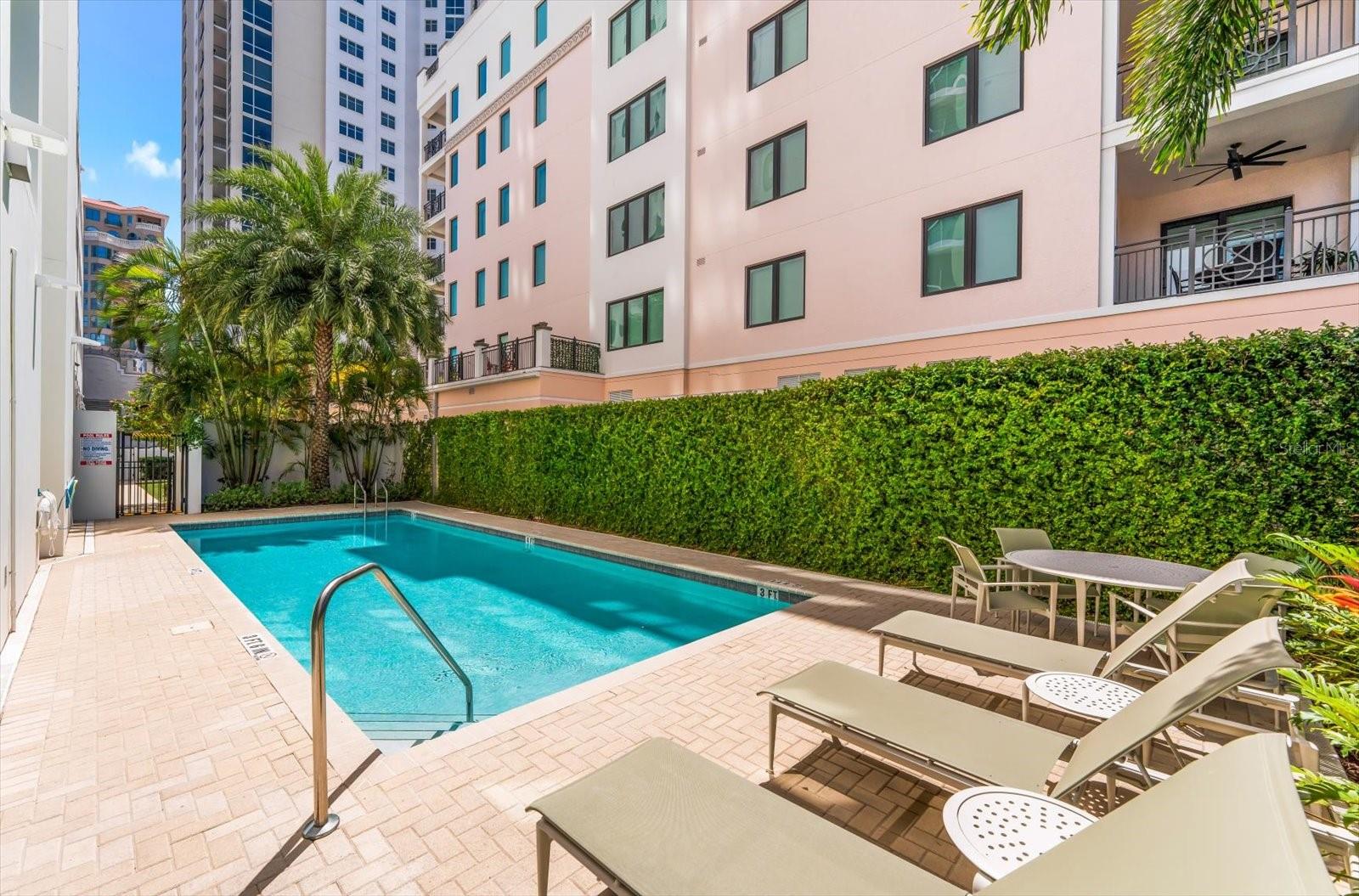 176 4th Unit 201, St Petersburg, FL 33701