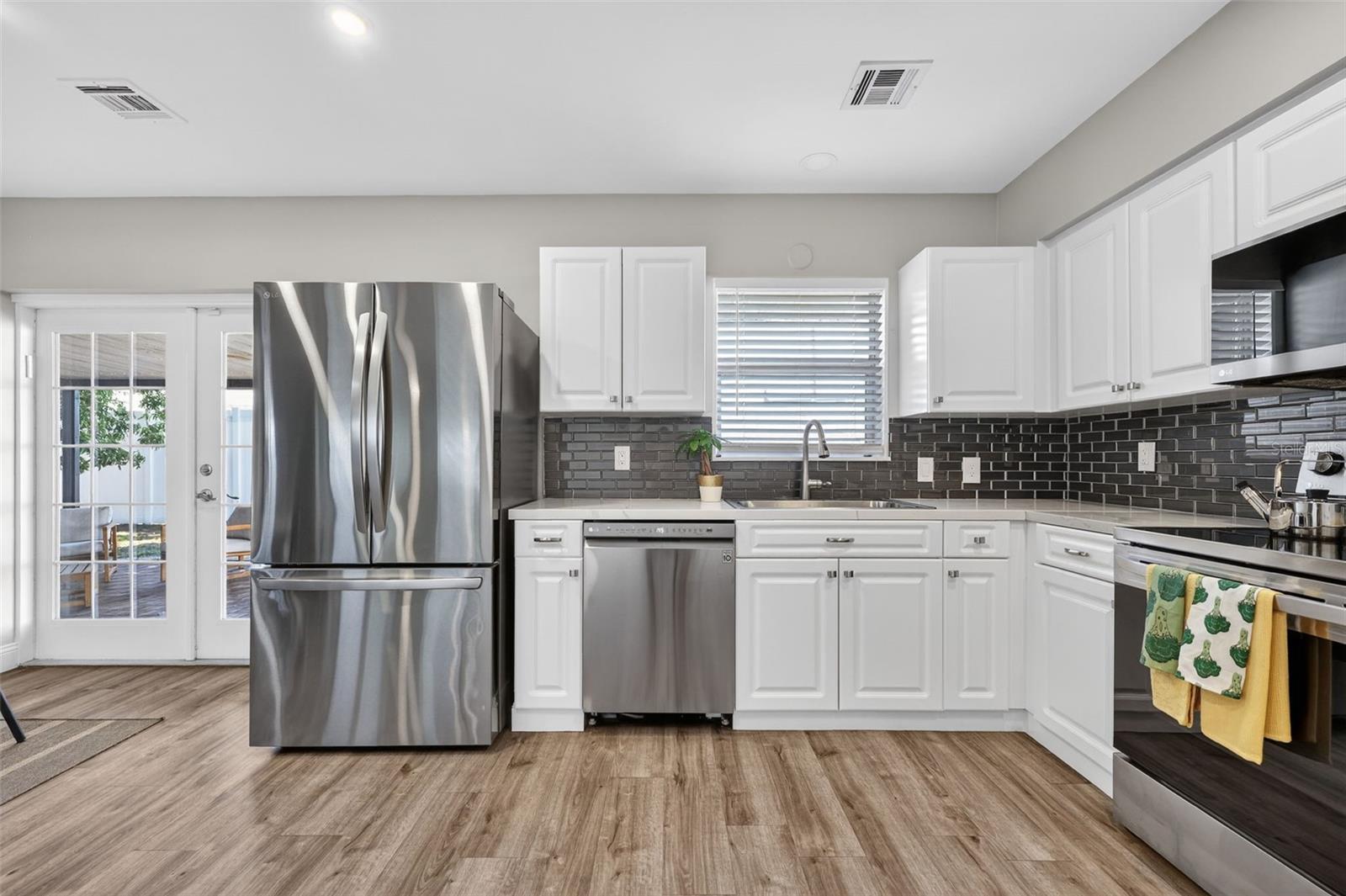 2806 Upper Tangelo, Sarasota, FL 34239