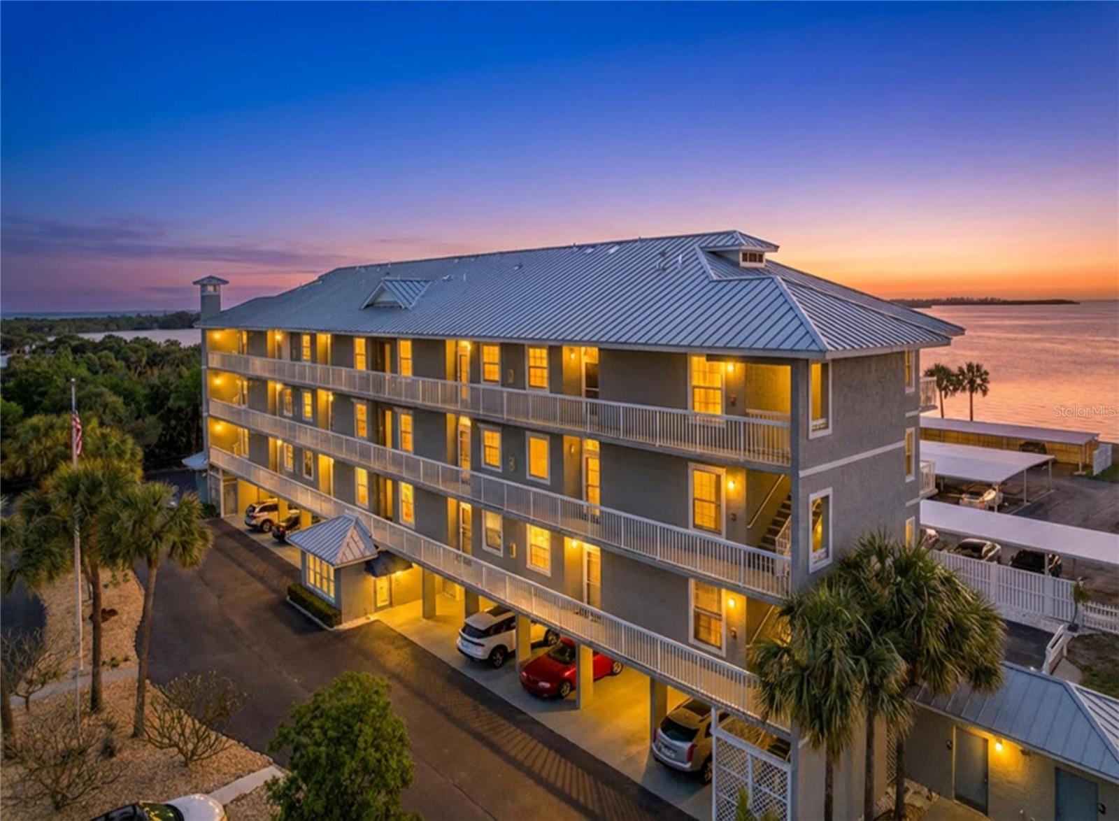 7 Island Park Unit 204, Dunedin, FL 34698