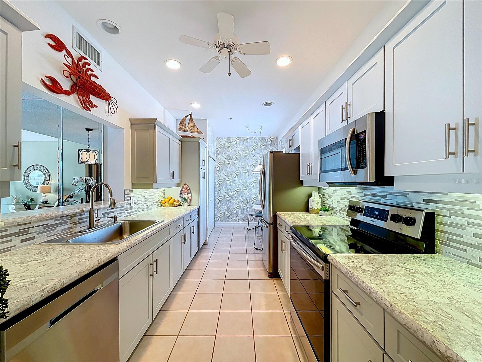 7 Island Park Unit 204, Dunedin, FL 34698