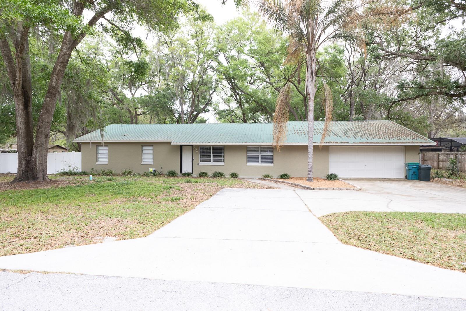207 Mandarin Ln, Fruitland Park, FL 34731