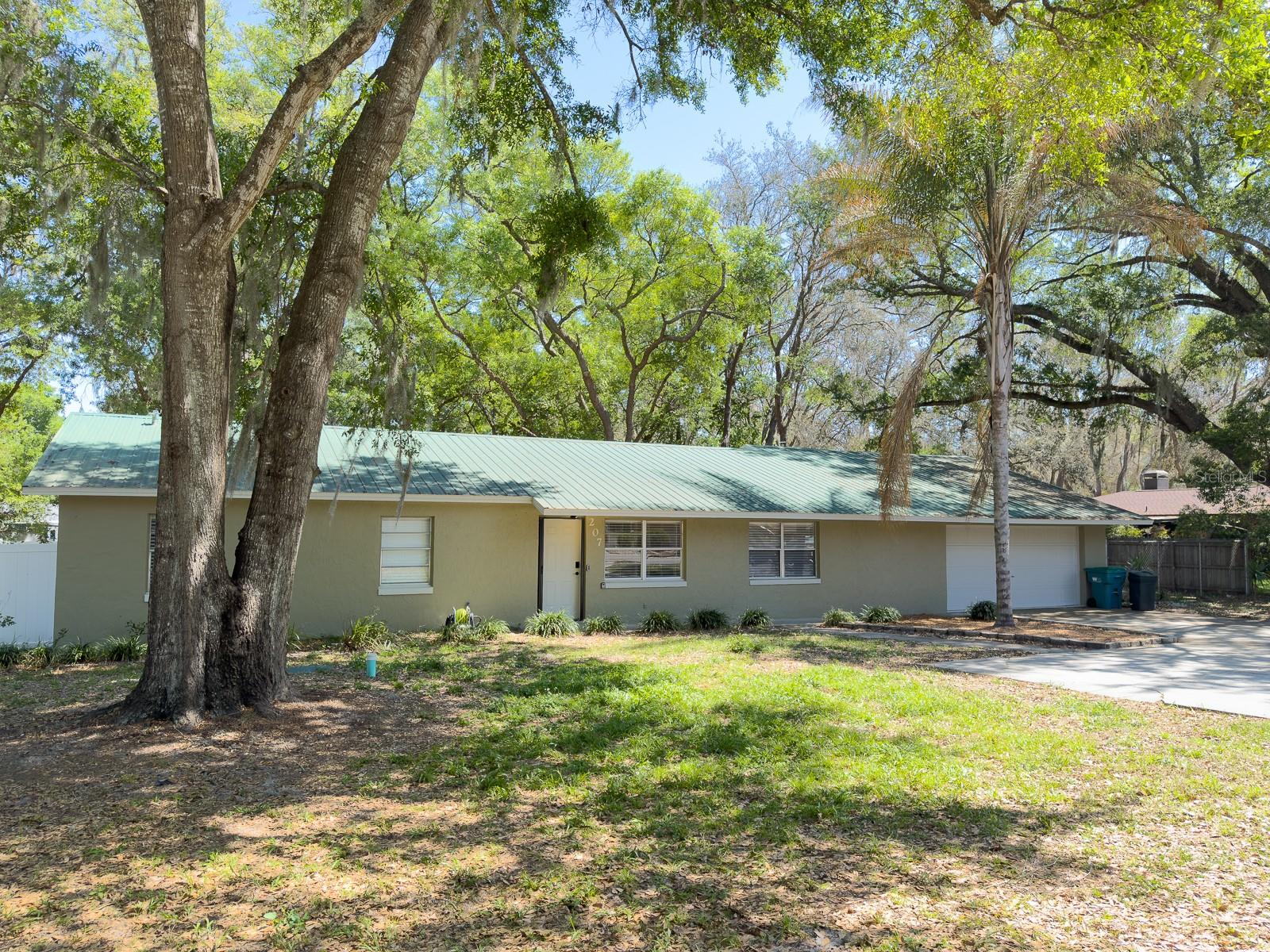 207 Mandarin Ln, Fruitland Park, FL 34731