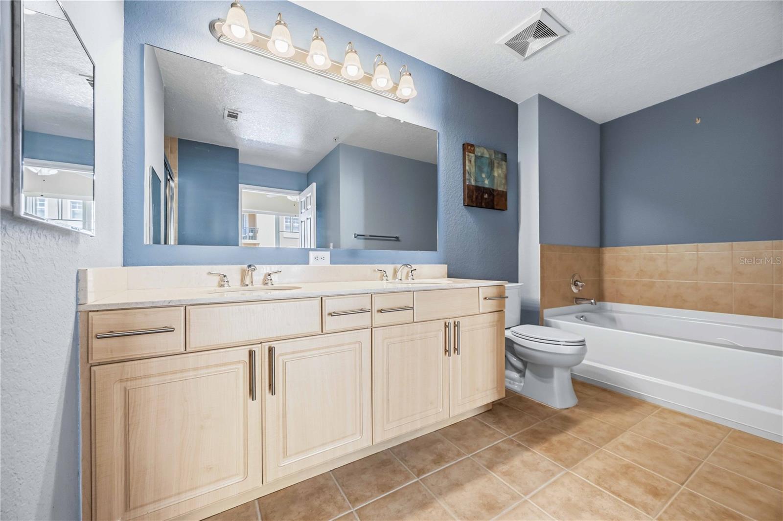 1064 Tamiami Unit 1406, Sarasota, FL 34236