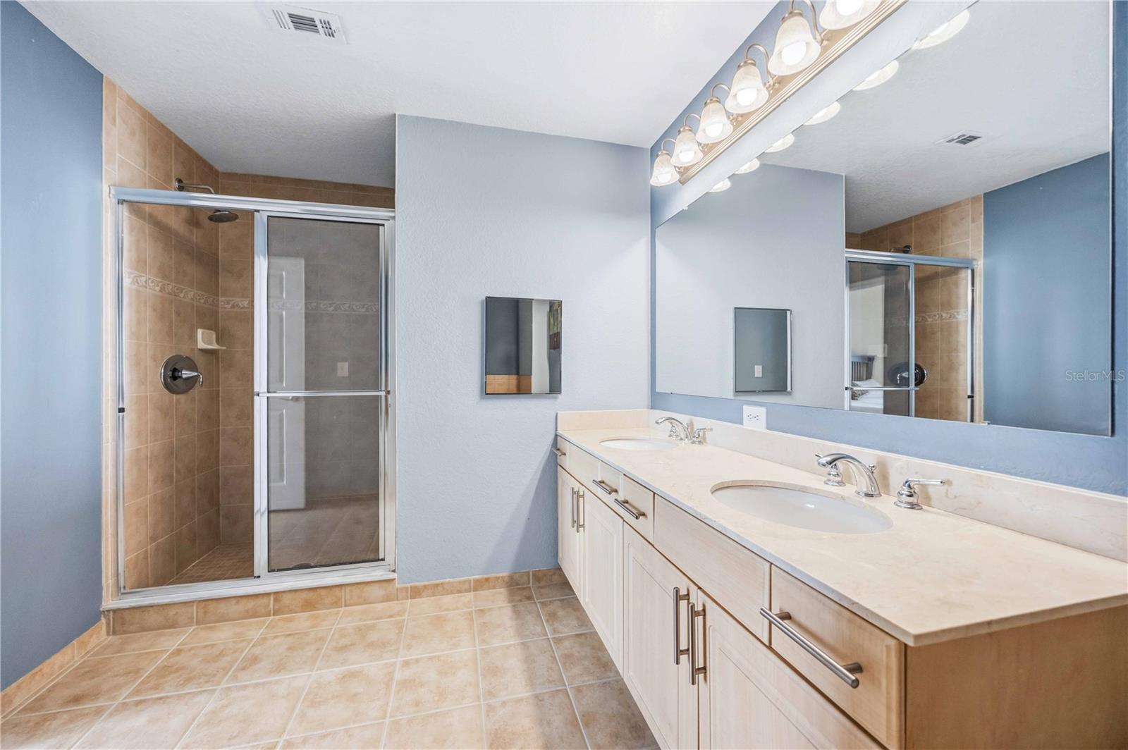 1064 Tamiami Unit 1406, Sarasota, FL 34236