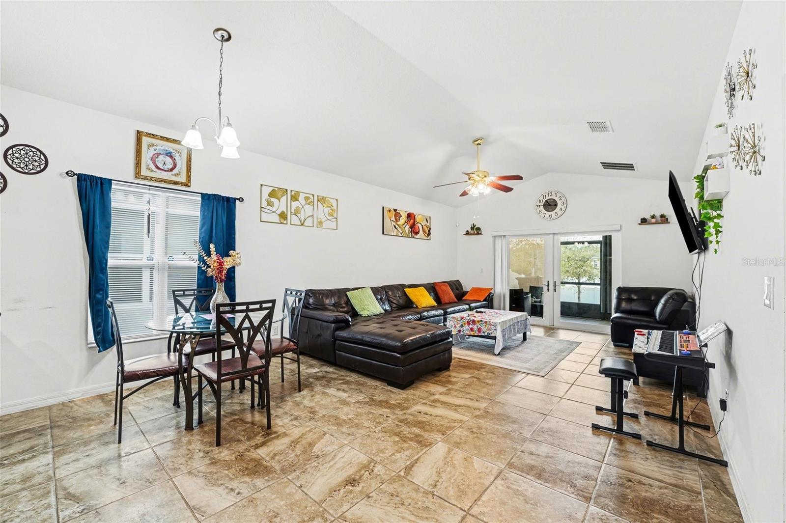 815 Montgomery, Davenport, FL 33897