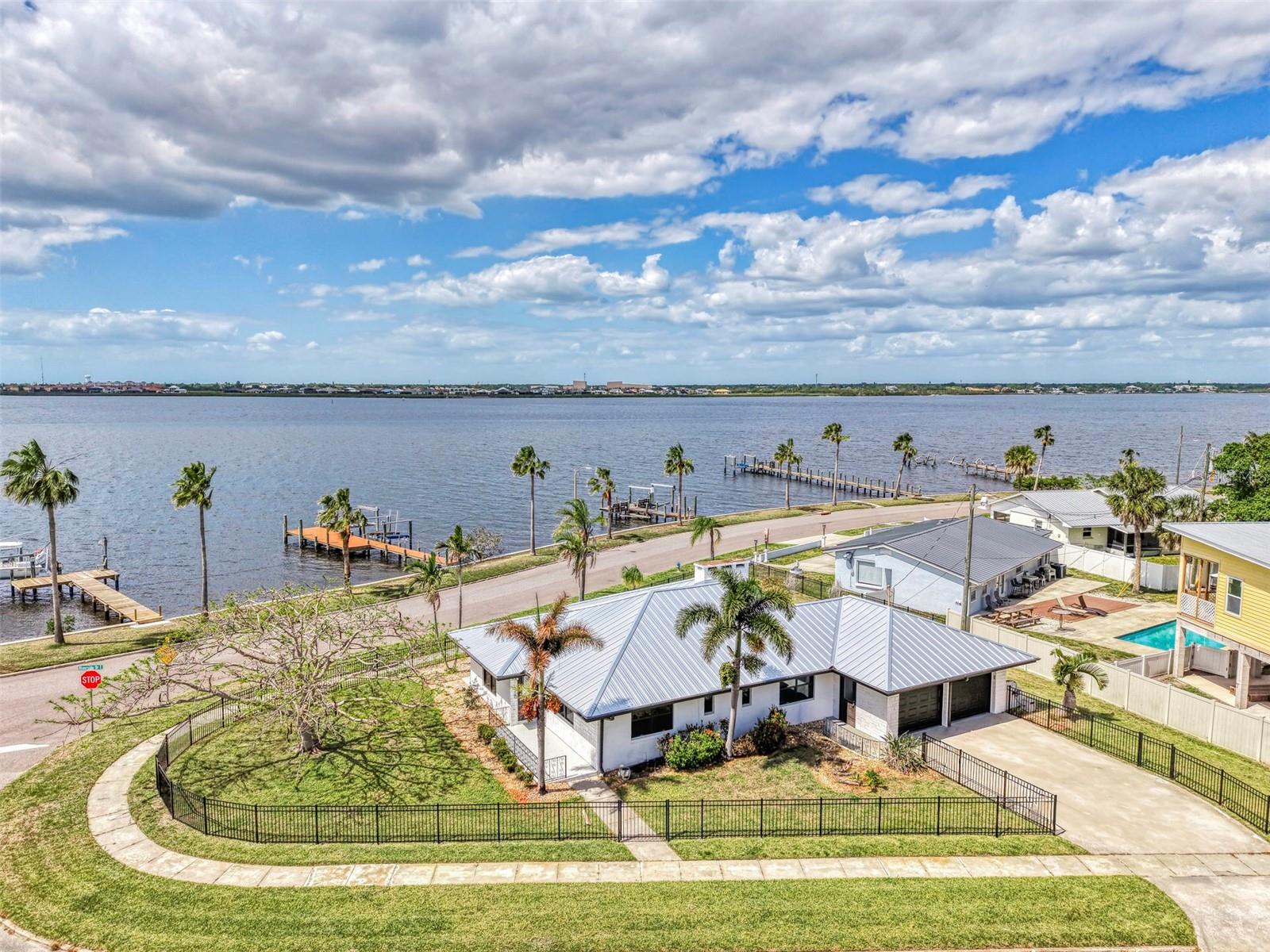 1822 Riverside, Bradenton, FL 34208