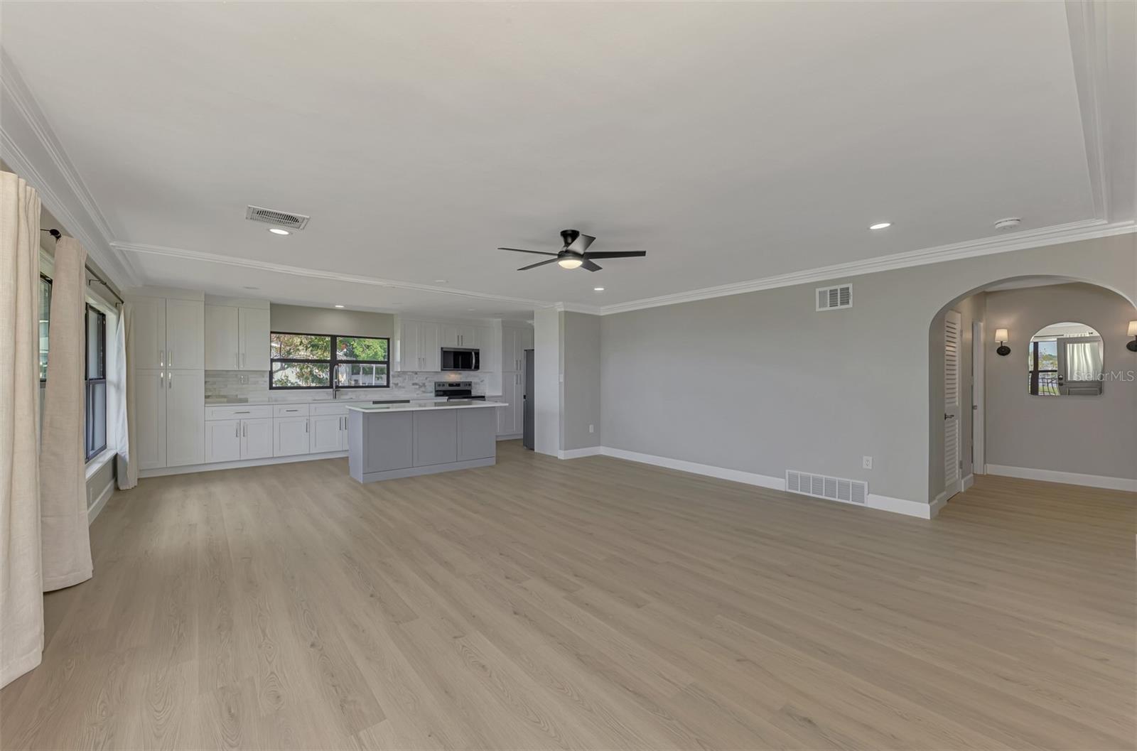 1822 Riverside, Bradenton, FL 34208