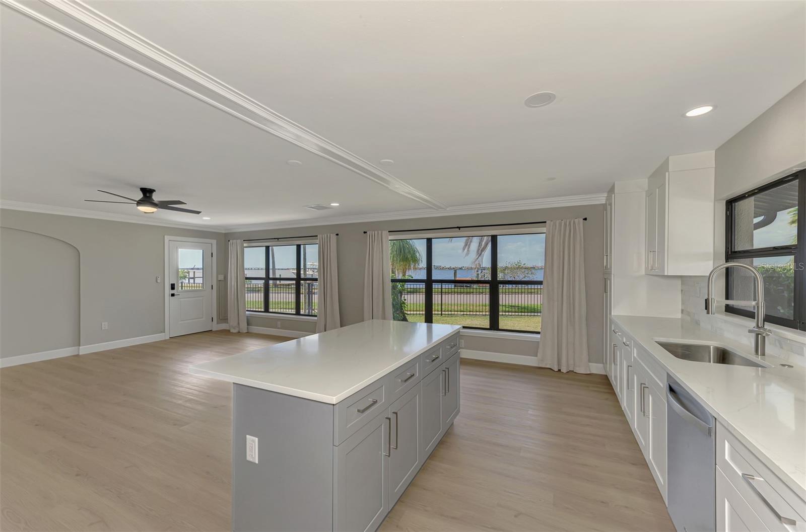 1822 Riverside, Bradenton, FL 34208