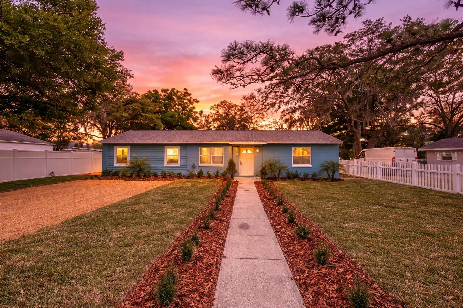 25 Charlotte, Eustis, FL 32726