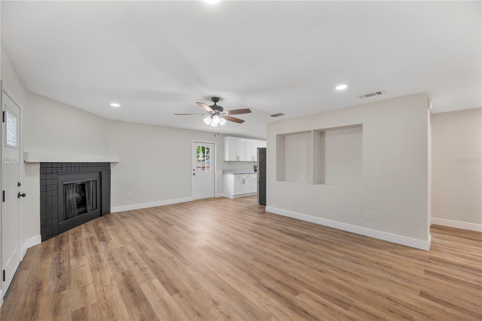 1215 El Camino, Lakeland, FL 33805