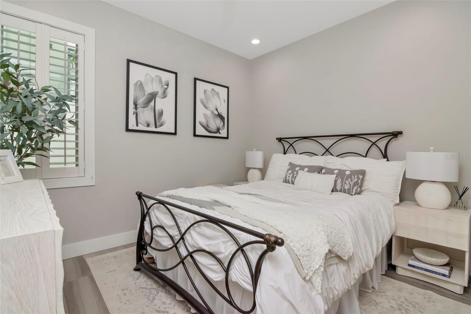536 4th Unit 2, St Petersburg, FL 33701