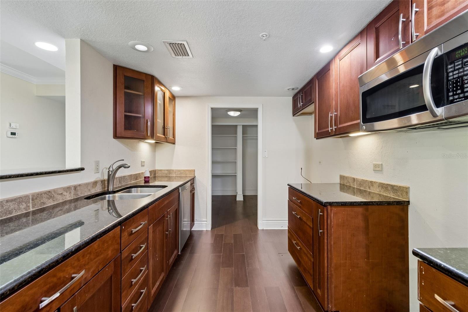 36750 Us Highway 19 Unit 8-202, Palm Harbor, FL 34684