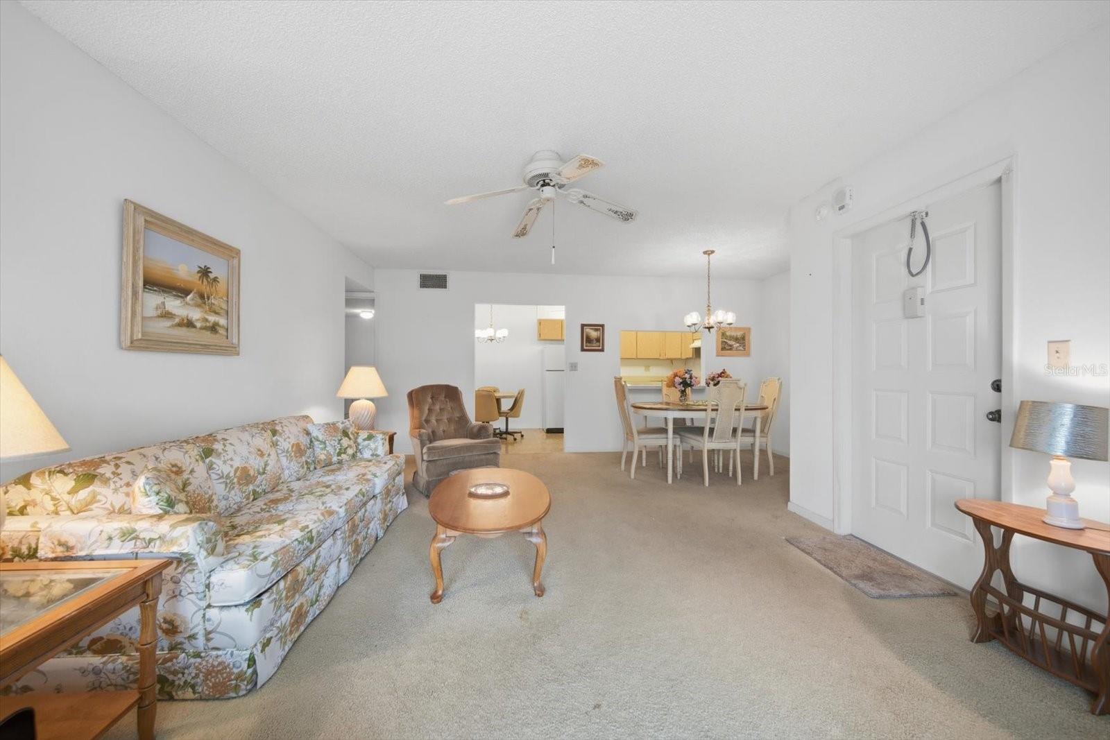 1441 Pine Glen Unit E2, Tarpon Springs, FL 34688
