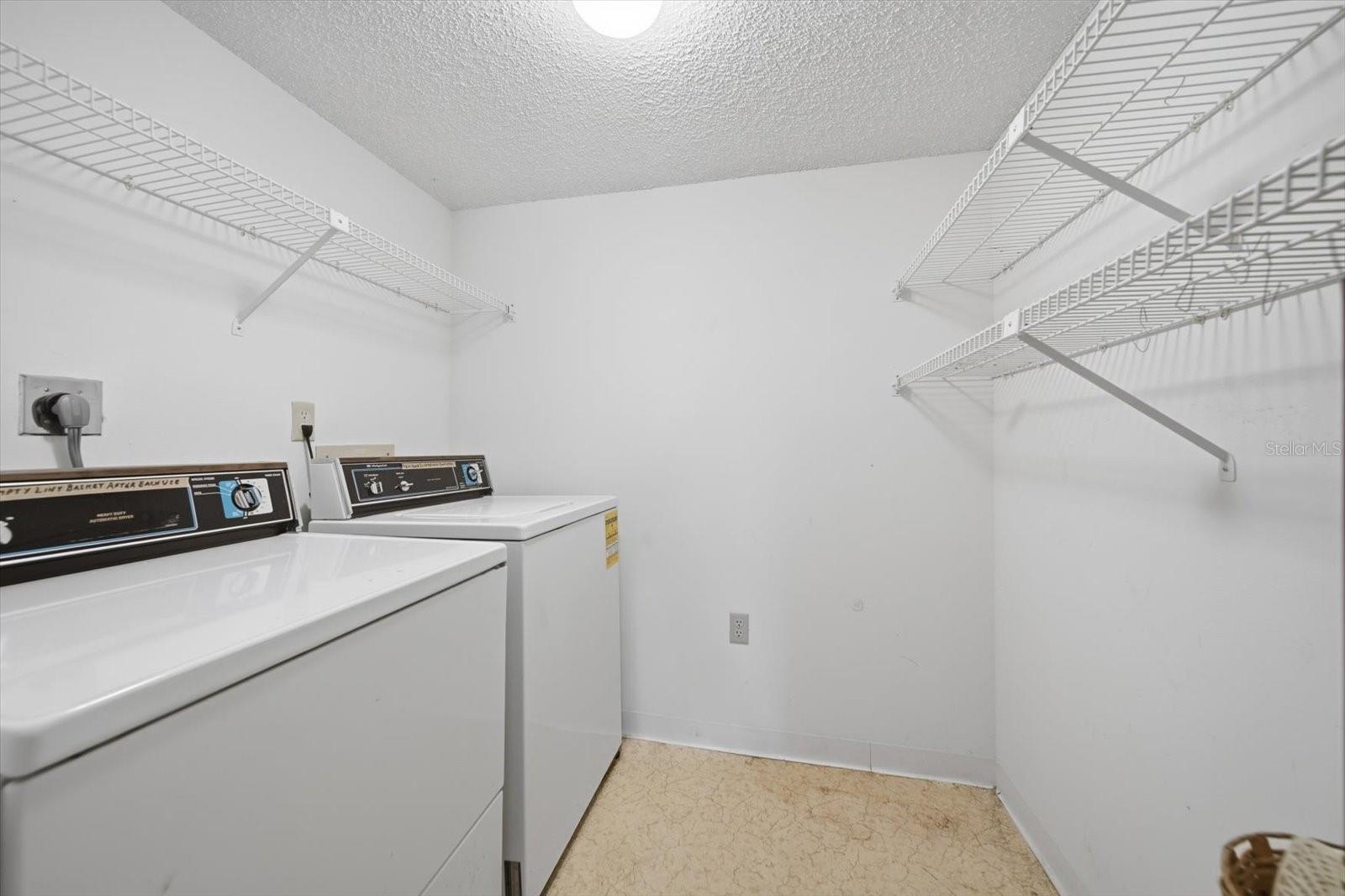 1441 Pine Glen Unit E2, Tarpon Springs, FL 34688