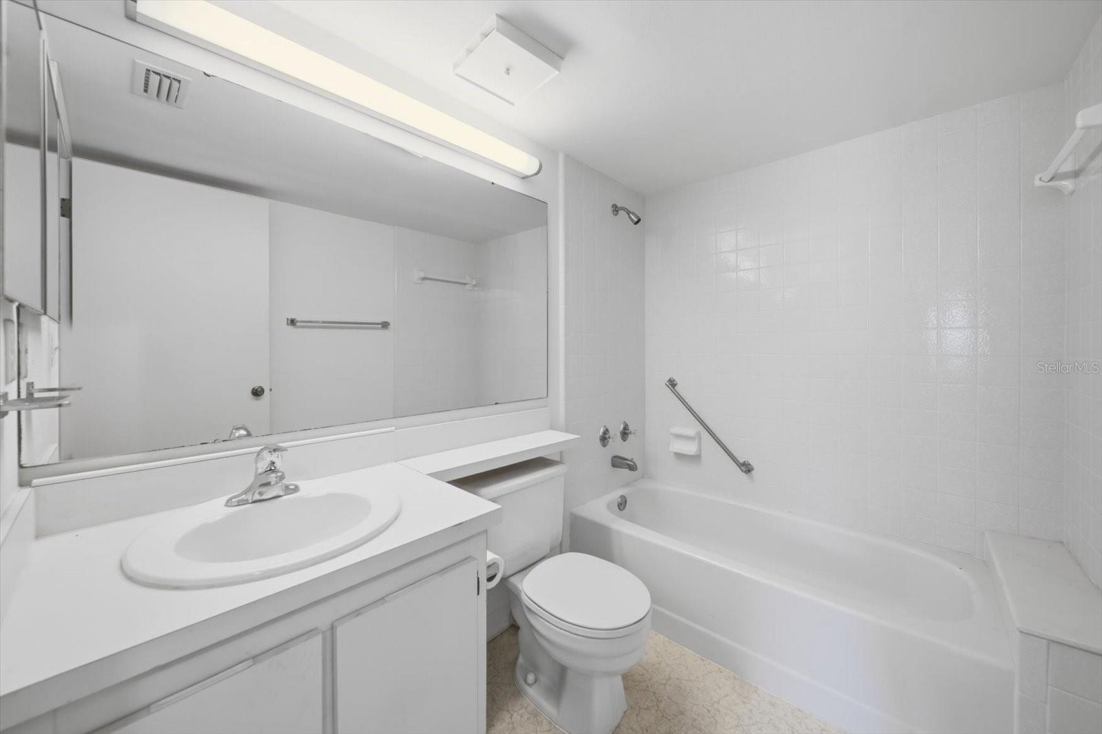1441 Pine Glen Unit E2, Tarpon Springs, FL 34688