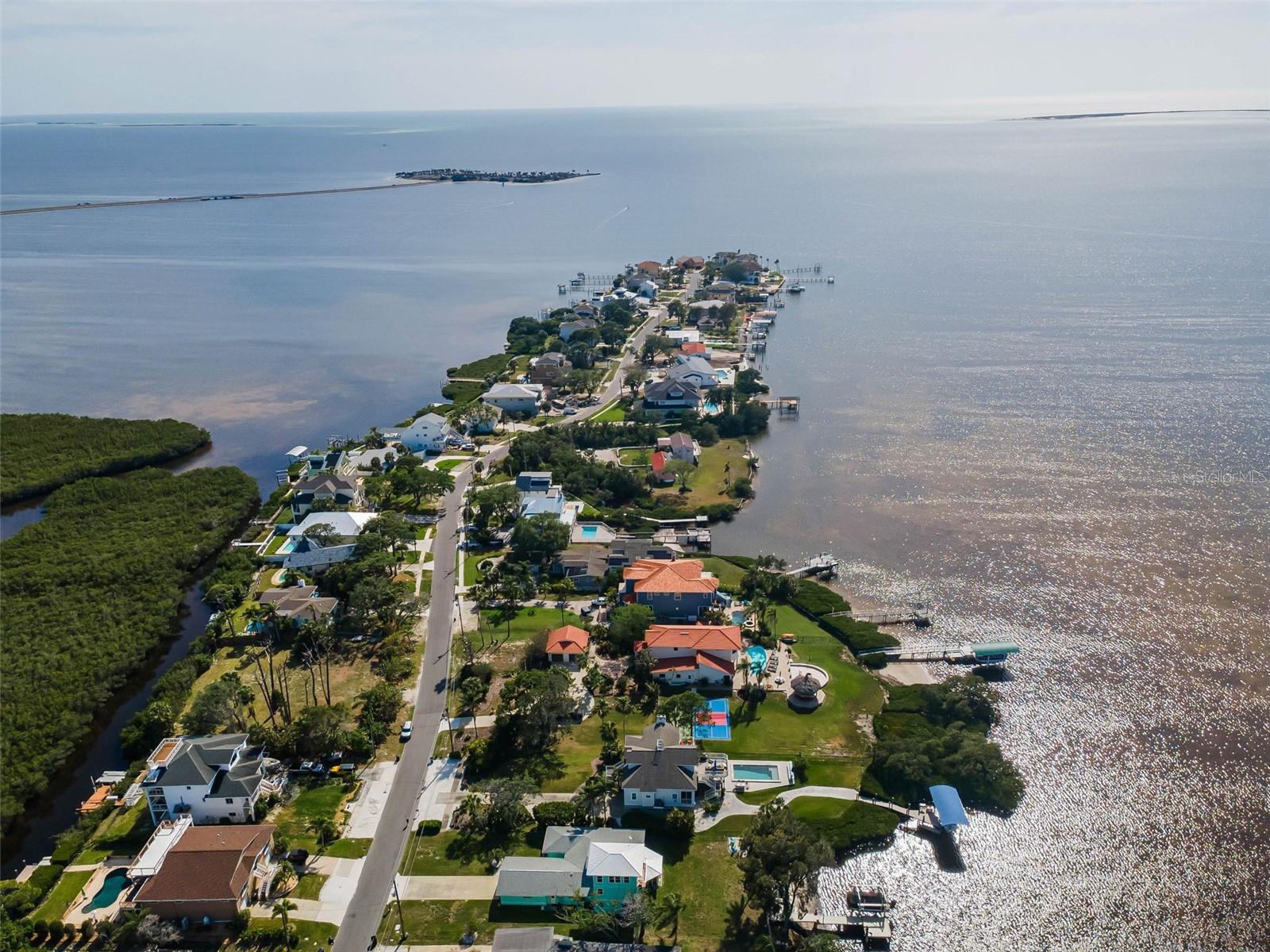 1626 Sea Breeze, Tarpon Springs, FL 34689