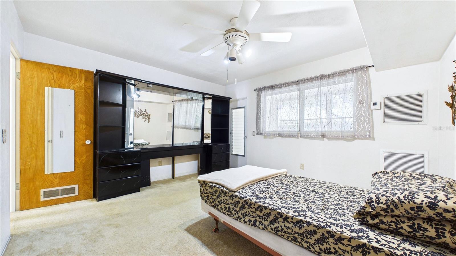 5664 40th Unit 428, St Petersburg, FL 33710