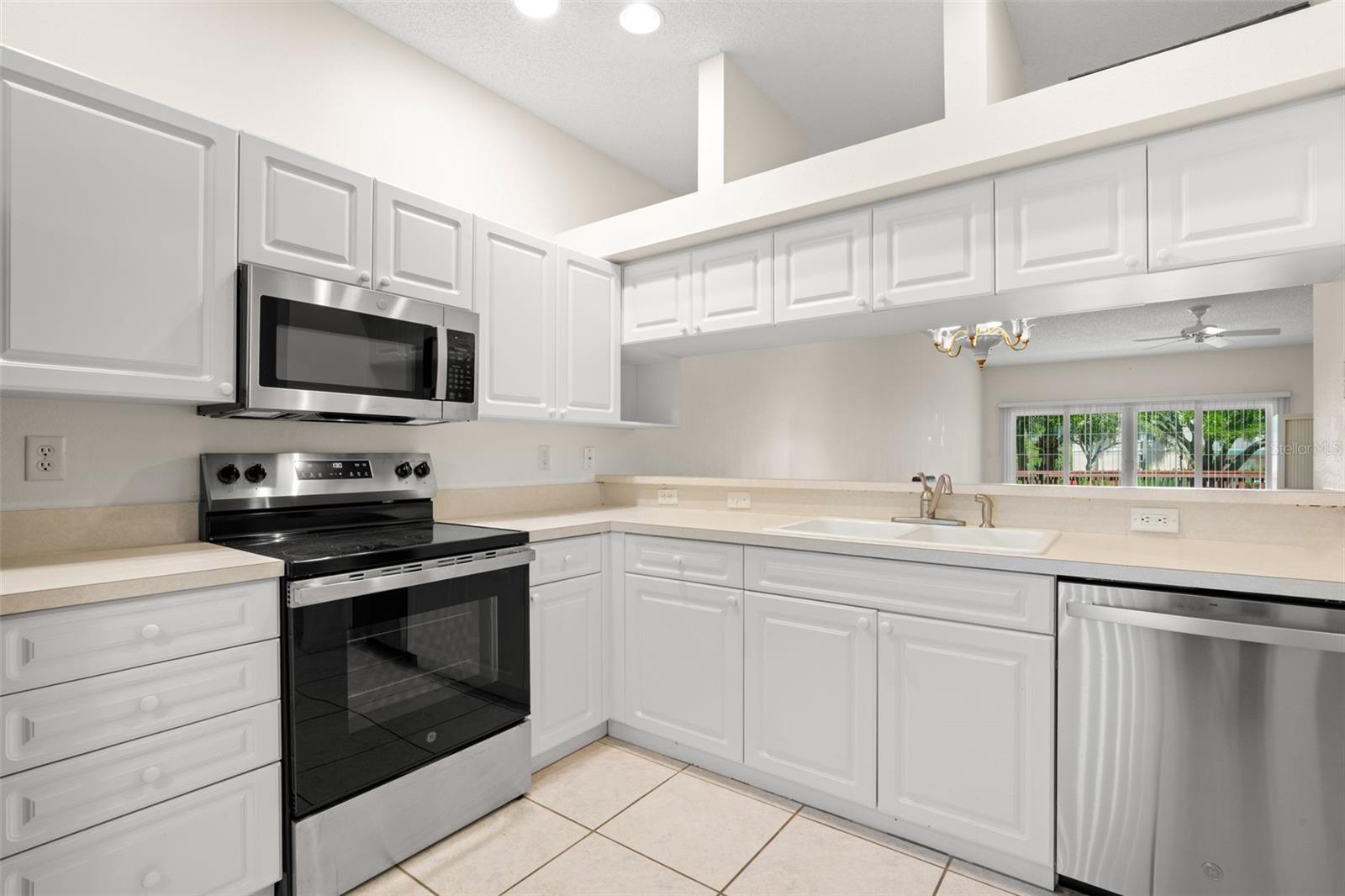 6600 100th Unit 24b, St Petersburg, FL 33708