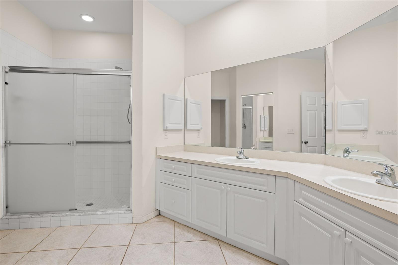 6600 100th Unit 24b, St Petersburg, FL 33708