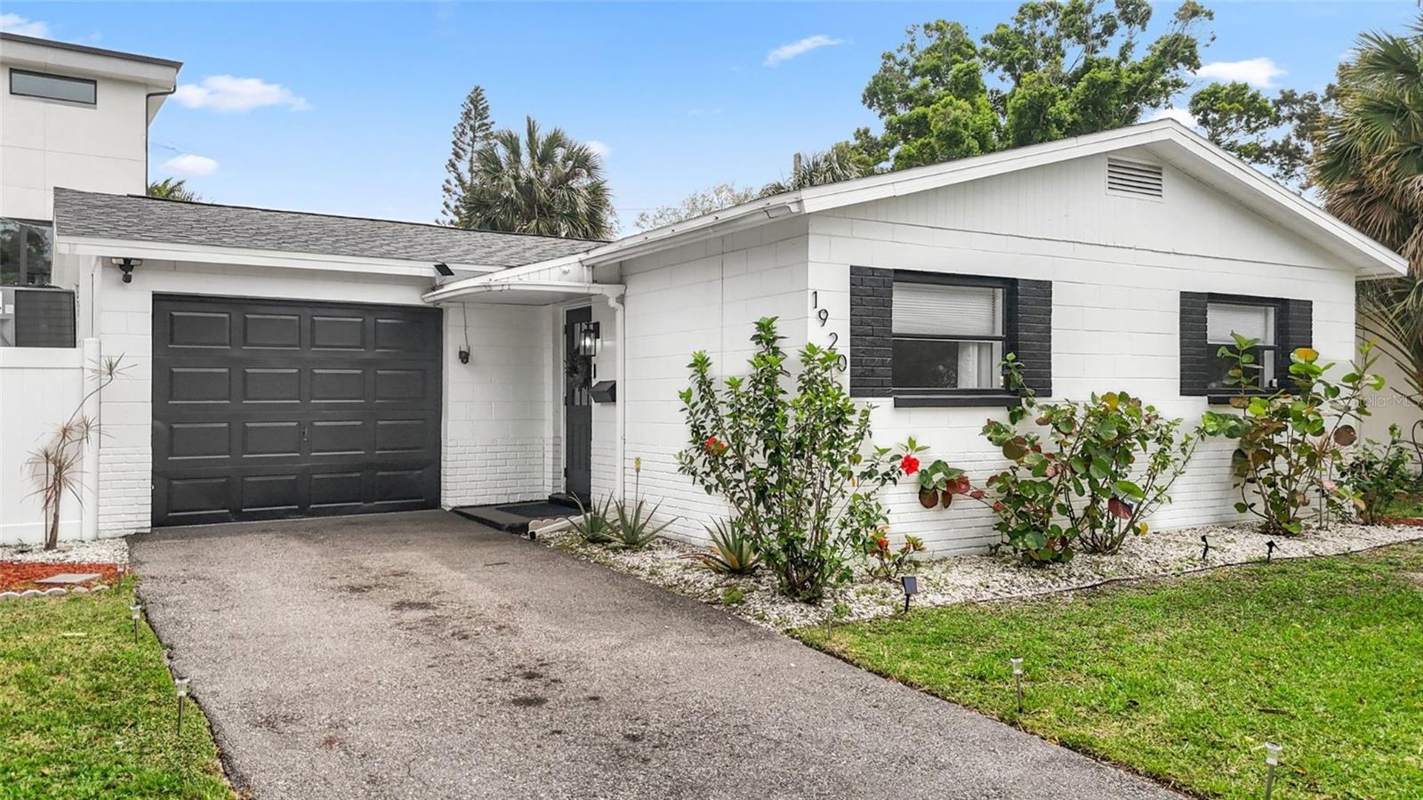 1920 New Hampshire, St Petersburg, FL 33703