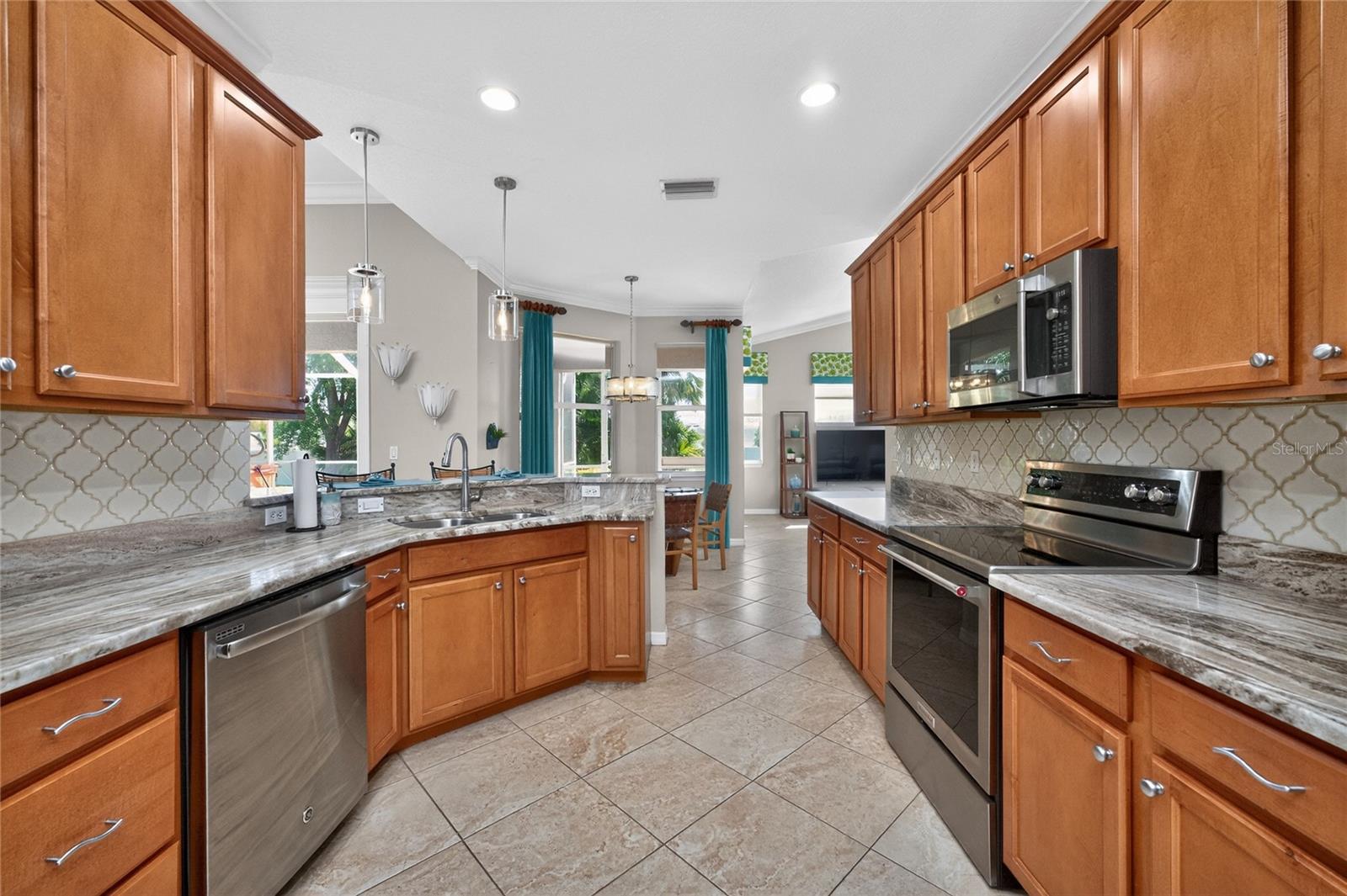 872 Clear Lake, Englewood, FL 34223